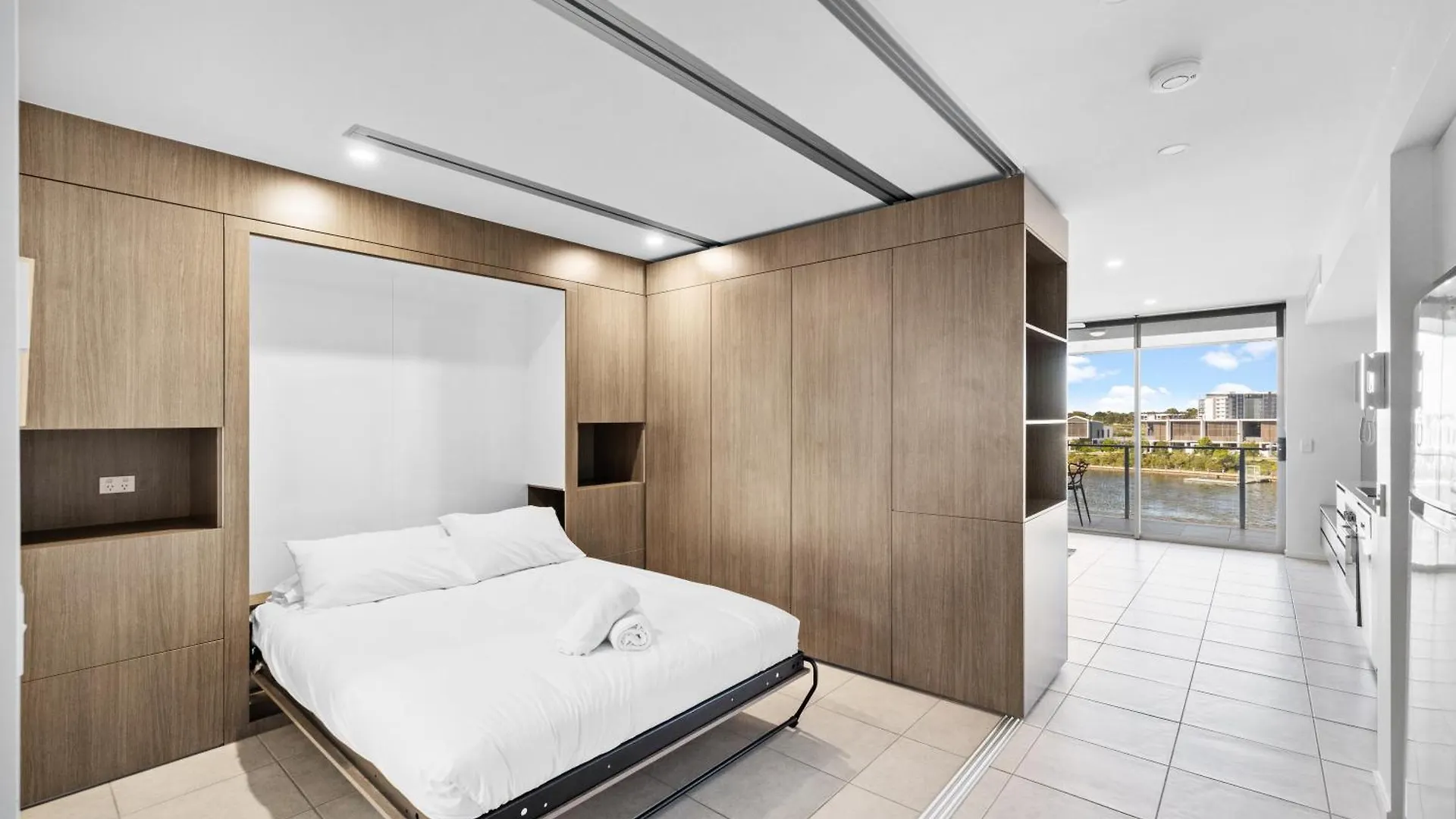 Hotel North Shore Oceanside Kawana Kawana Waters