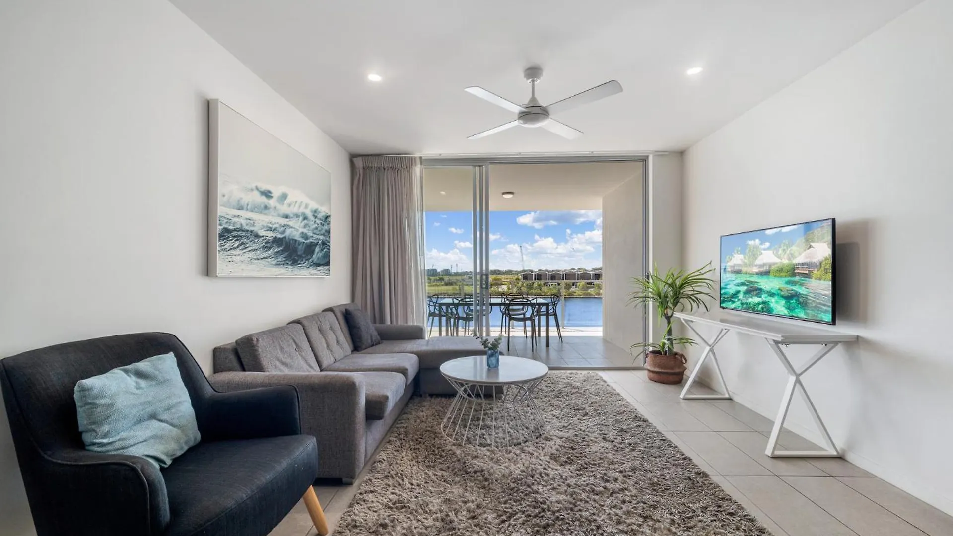 Hotel North Shore Oceanside Kawana Kawana Waters