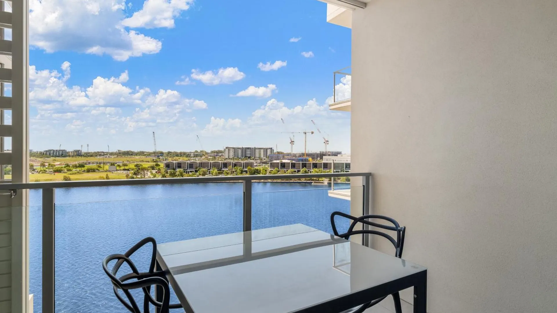 Hotel North Shore Oceanside Kawana Kawana Waters
