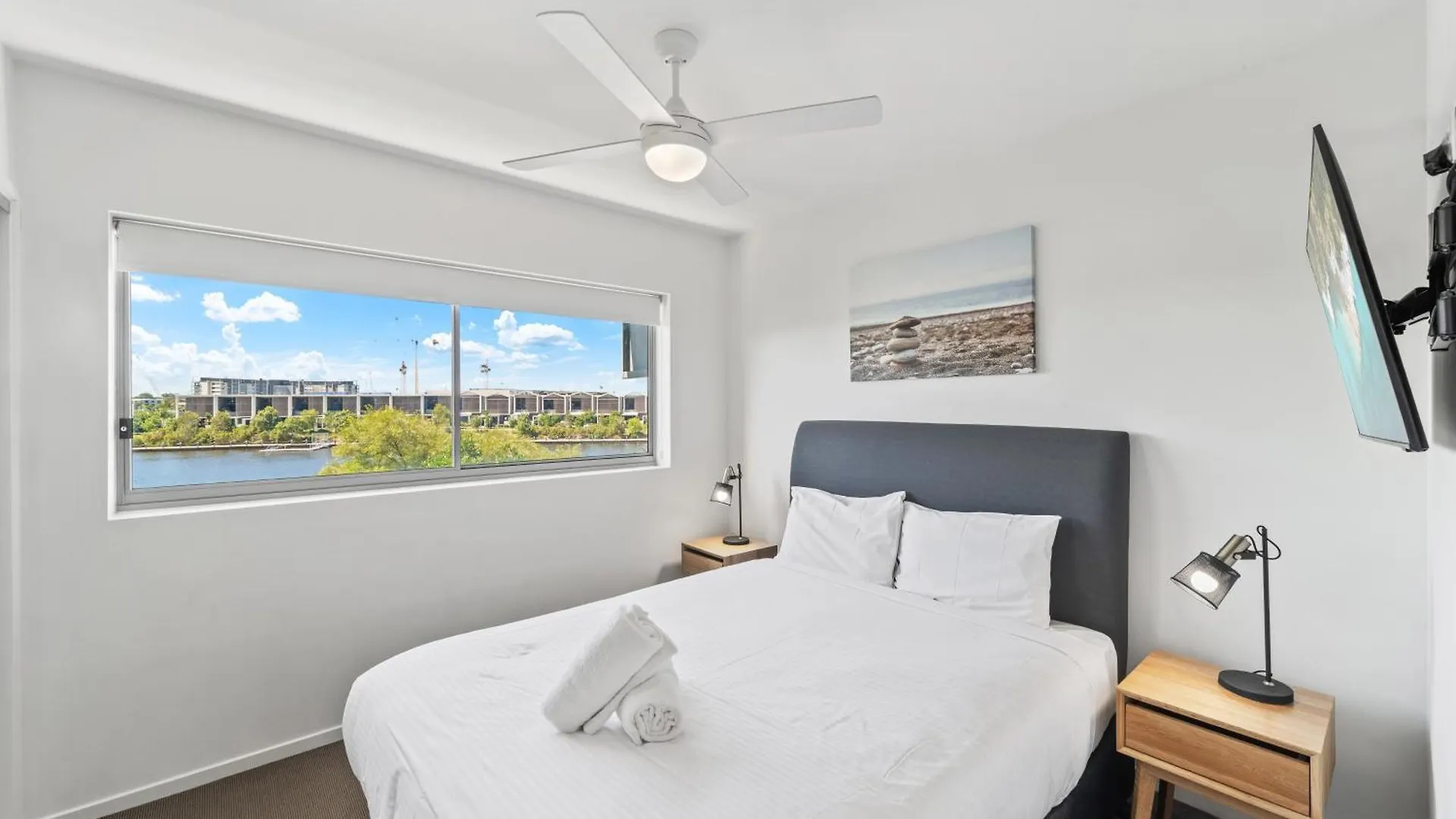 Hotel North Shore Oceanside Kawana Kawana Waters