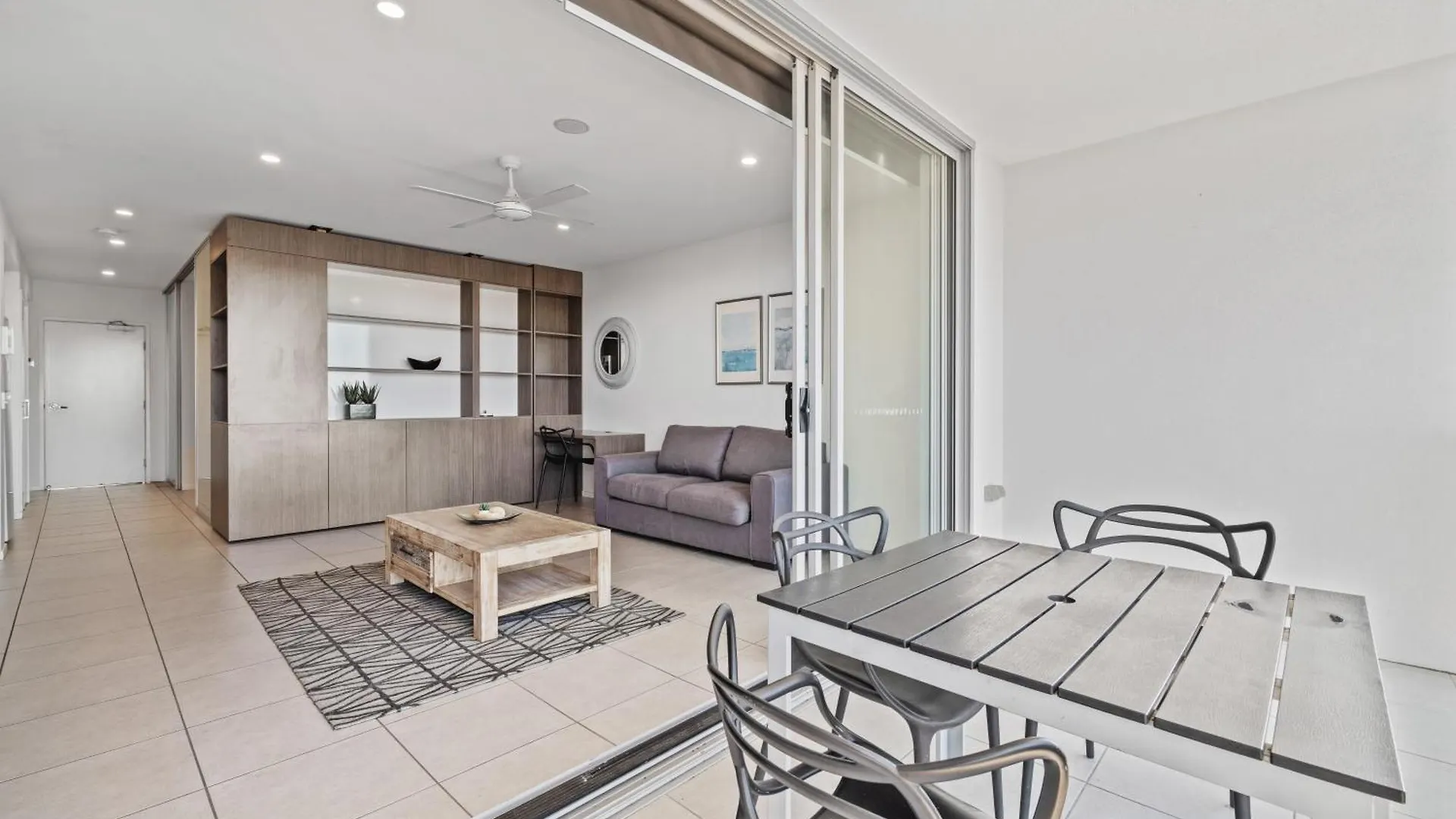 North Shore Oceanside Kawana Kawana Waters Hotel