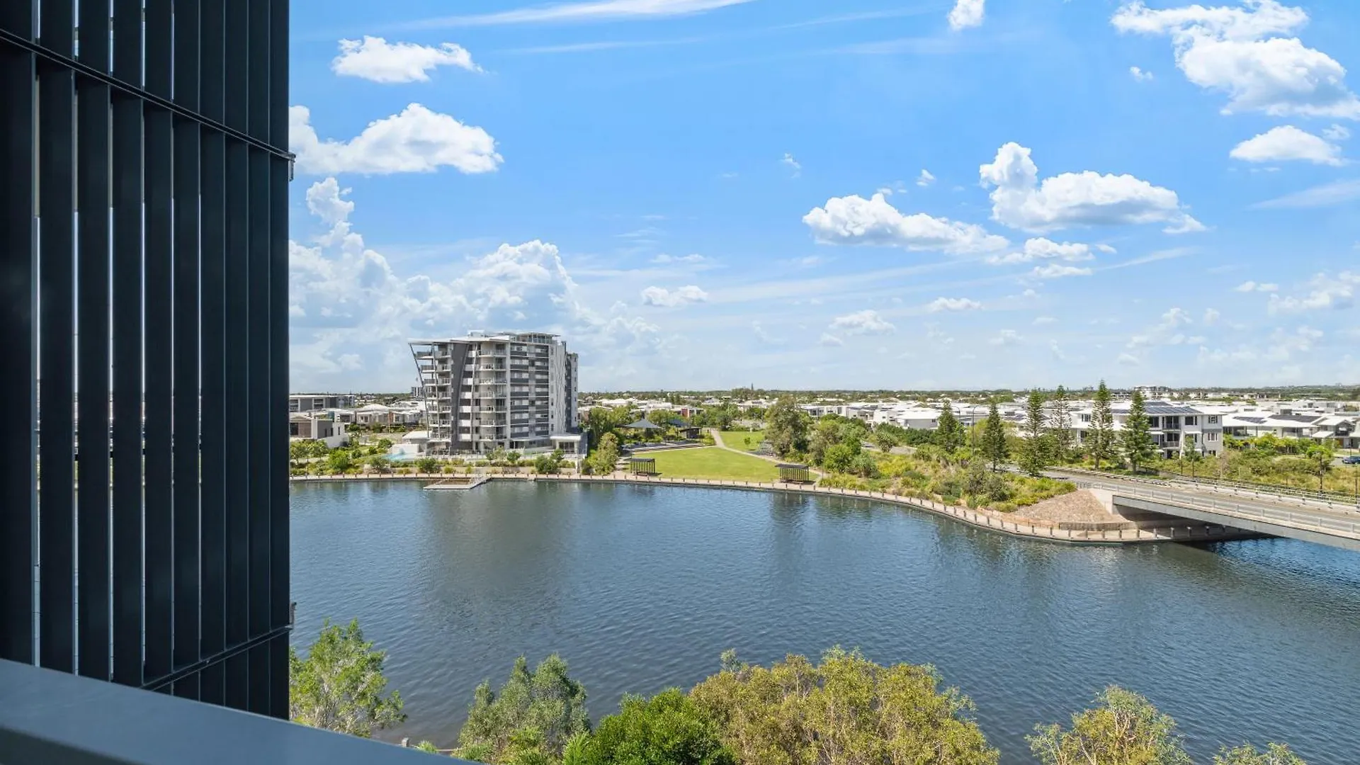 North Shore Oceanside Kawana Kawana Waters Hotel