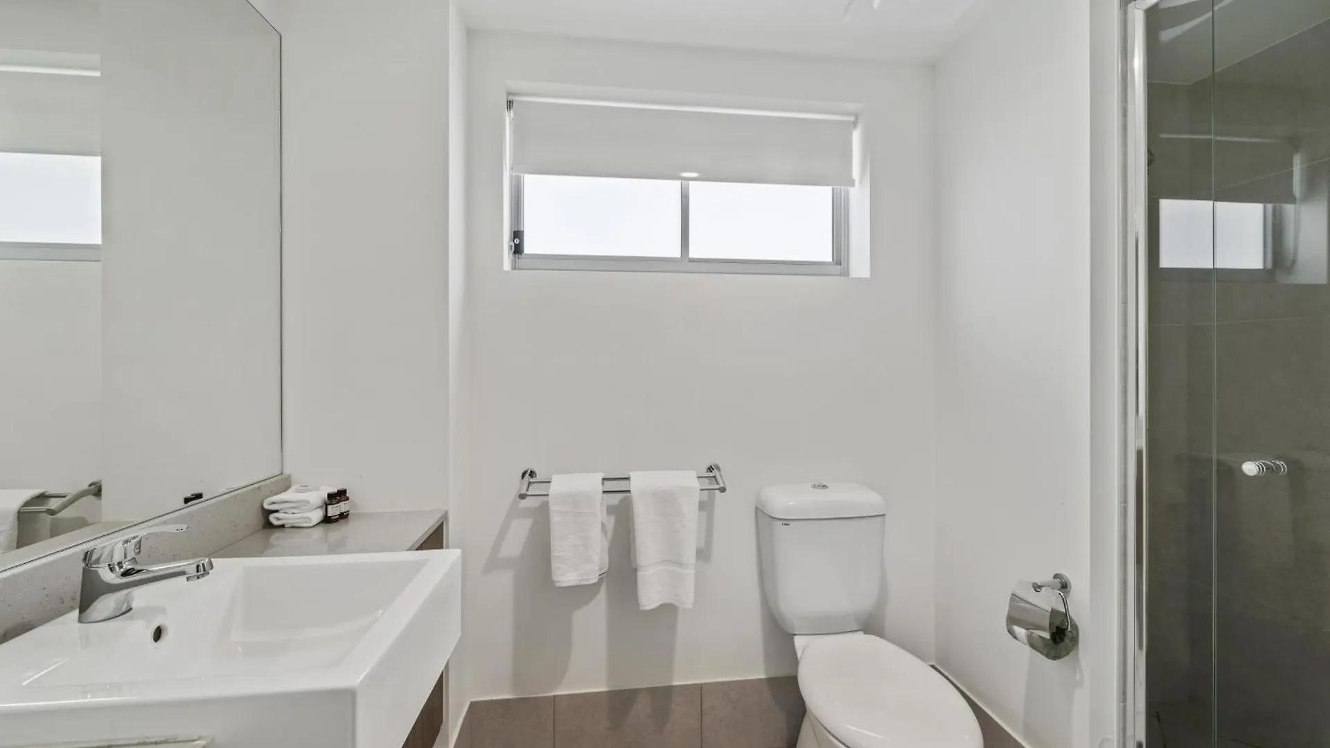 Hotel North Shore Oceanside Kawana Kawana Waters