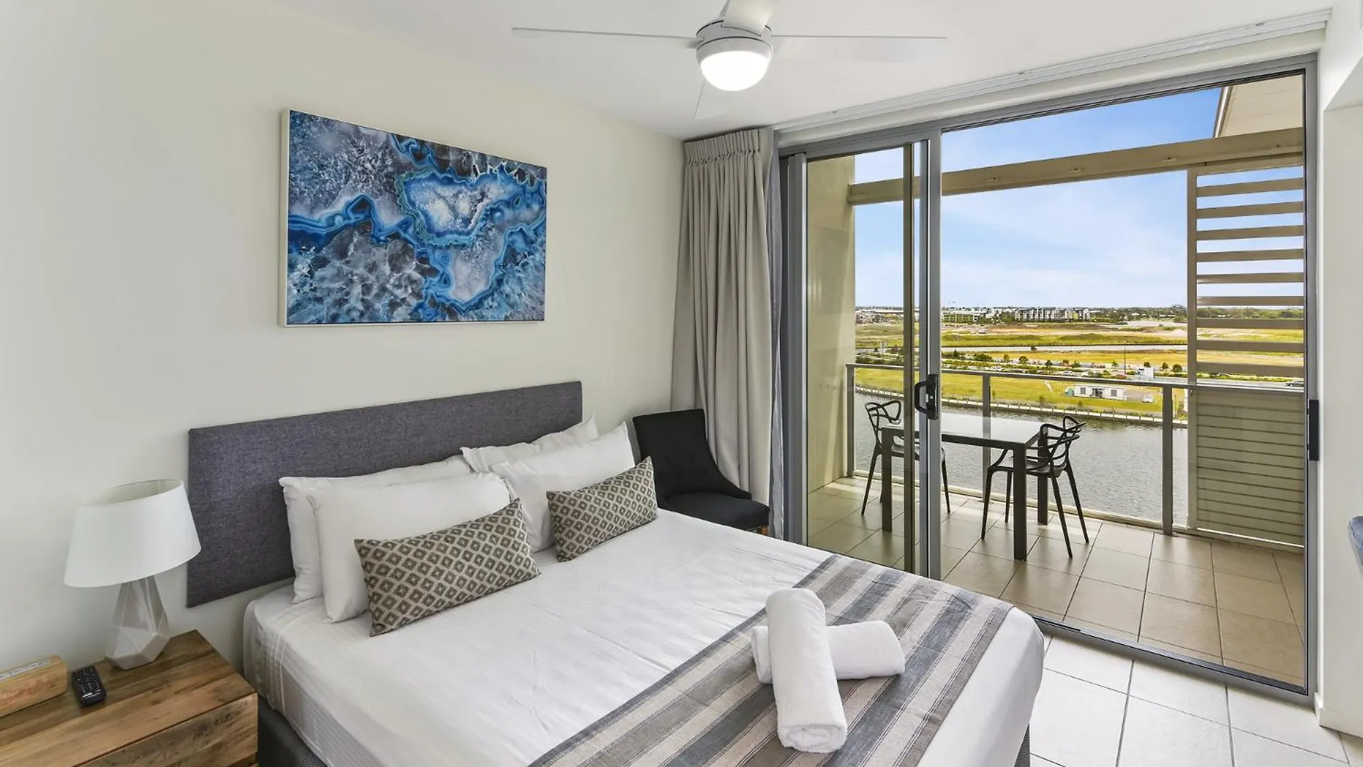 North Shore Oceanside Kawana Kawana Waters Hotel