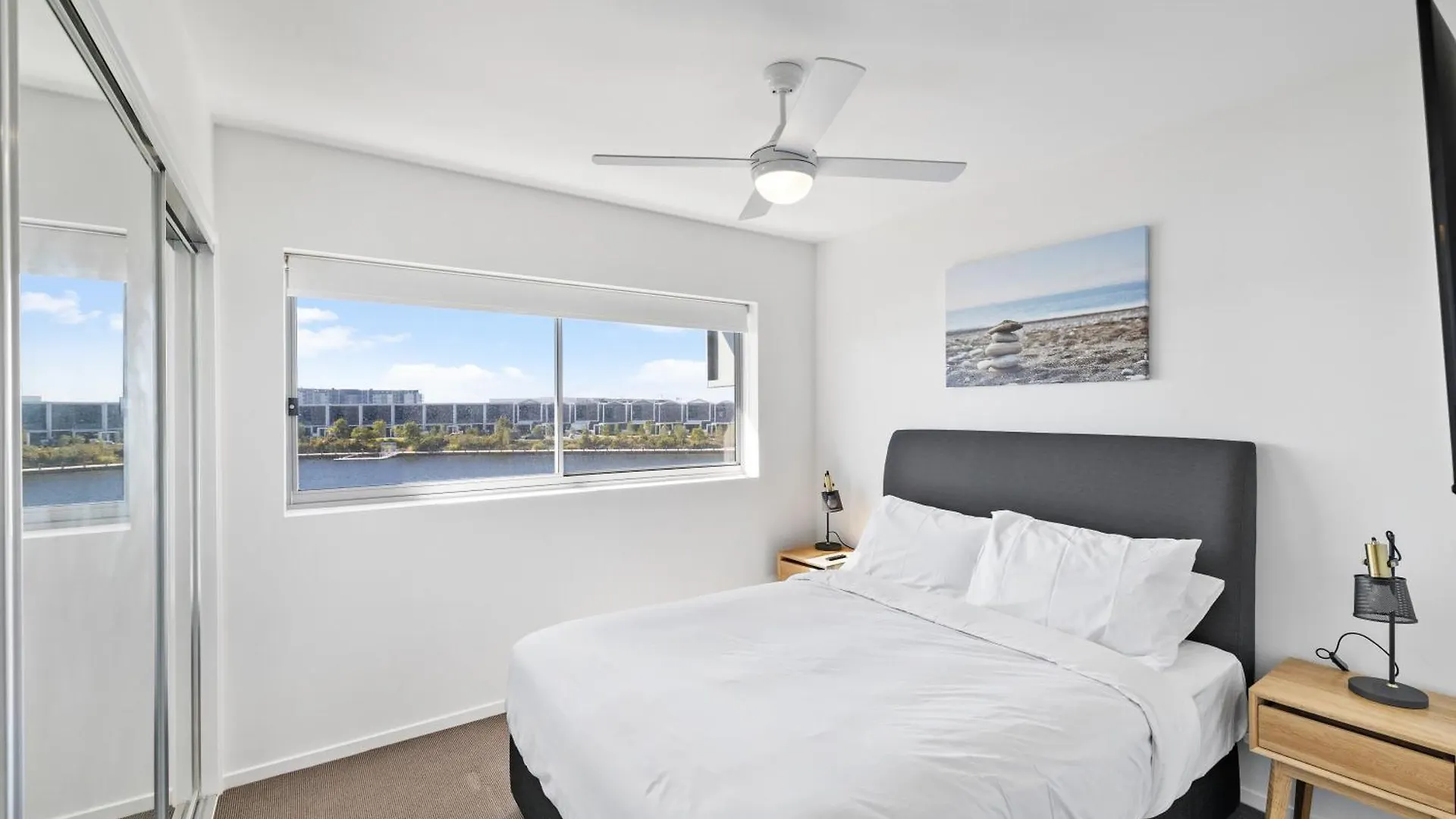 North Shore Oceanside Kawana Kawana Waters