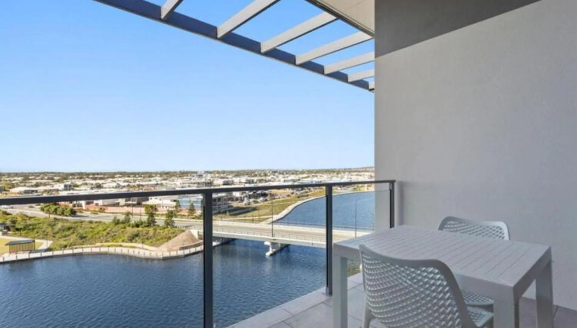 Hotel North Shore Oceanside Kawana Kawana Waters