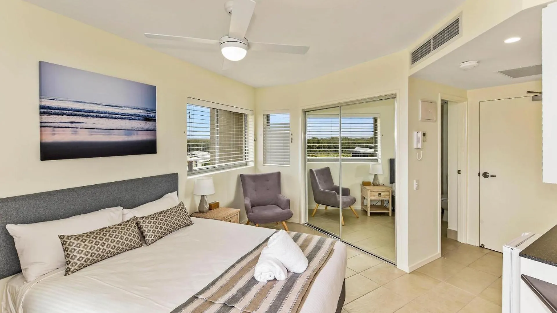 North Shore Oceanside Kawana Kawana Waters