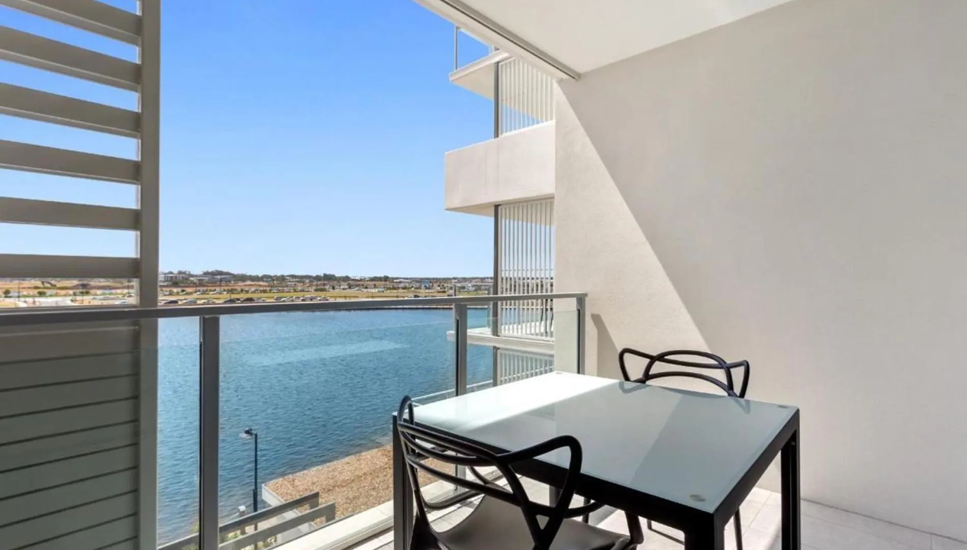 Hotel North Shore Oceanside Kawana Kawana Waters
