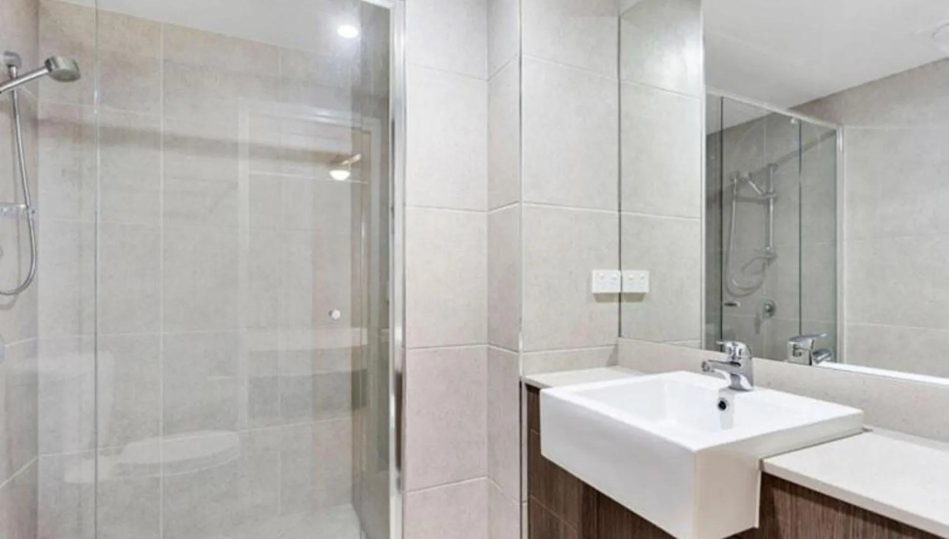 **** Hotel North Shore Oceanside Kawana Kawana Waters Australia