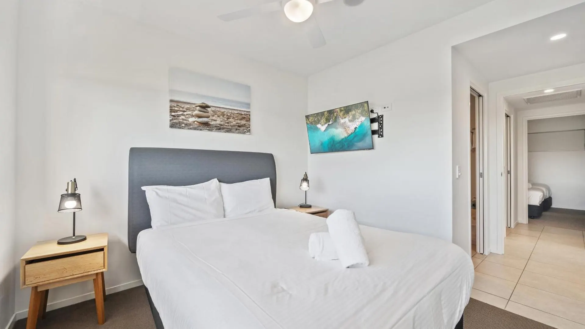 Hotel North Shore Oceanside Kawana Kawana Waters
