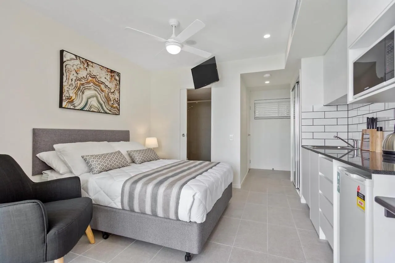Hotel North Shore Oceanside Kawana Kawana Waters