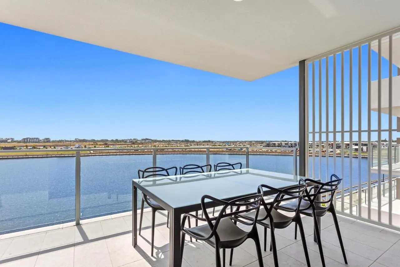 **** Hotel North Shore Oceanside Kawana Kawana Waters Australia