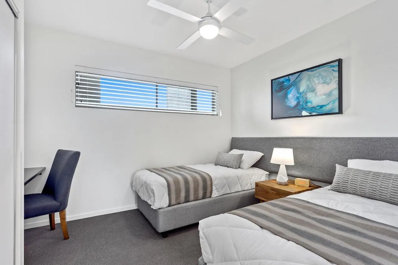 North Shore Oceanside Kawana Kawana Waters